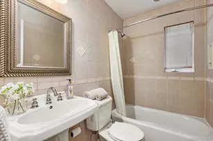 73 Revere Rd, East Hills, NY 11577 - Photo 11