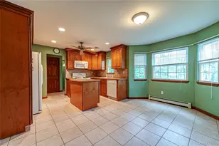 15 Washington Ave, Miller Place, NY 11764 - Photo 7