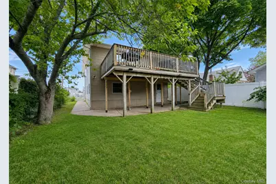11 Farragut Avenue, Lindenhurst, NY 11757 - Photo 19