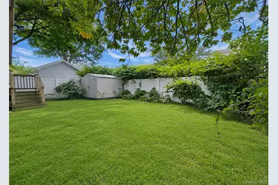 11 Farragut Avenue, Lindenhurst, NY 11757 - Photo 21