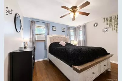 11 Farragut Avenue, Lindenhurst, NY 11757 - Photo 11