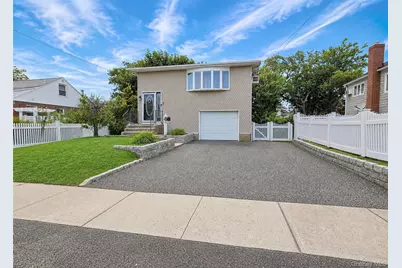 11 Farragut Avenue, Lindenhurst, NY 11757 - Photo 1