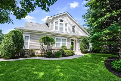14 Concerto Drive, Lake Grove, NY 11755 - Photo 5