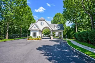 14 Concerto Dr, Lake Grove, NY 11755 - Photo 3