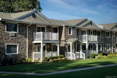 5 Williams Boulevard #5-2J, Lake Grove, NY 11755 - Photo 1