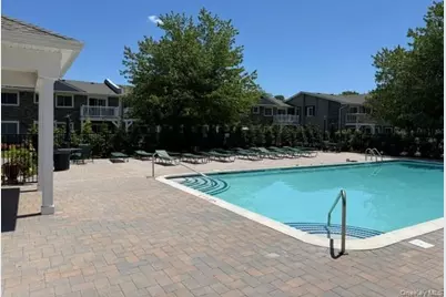 5 Williams Boulevard #5-2J, Lake Grove, NY 11755 - Photo 3