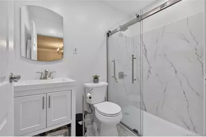 20550 Brian Crescent #1076, Bayside, NY 11360 - Photo 15