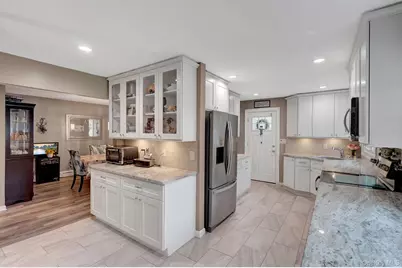 121 Wright Avenue, Deer Park, NY 11729 - Photo 9