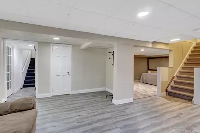 121 Wright Avenue, Deer Park, NY 11729 - Photo 29