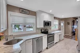 121 Wright Ave, Deer Park, NY 11729 - Photo 13