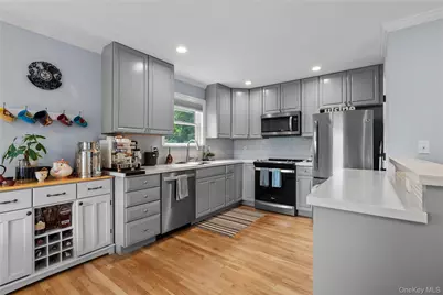 36 Grandview Drive, Mahopac, NY 10541 - Photo 3