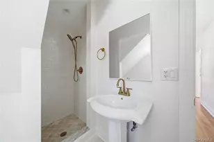 75 Centerport Rd, Greenlawn, NY 11740 - Photo 15