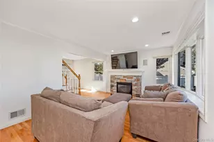 516 Heathcliff Dr, Seaford, NY 11783 - Photo 5