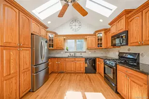 516 Heathcliff Dr, Seaford, NY 11783 - Photo 11
