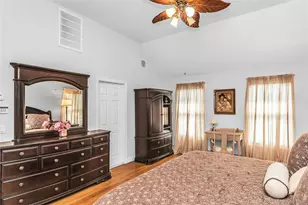 1025 Seawood Dr, Southold, NY 11971 - Photo 19