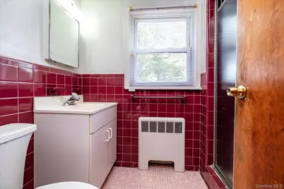 52 Woods Avenue, Malverne, NY 11565 - Photo 23