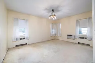 52 Woods Ave, Malverne, NY 11565 - Photo 17