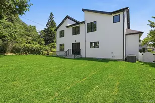 17 Gerhard Rd, Plainview, NY 11803 - Photo 23