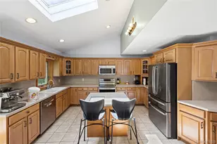 79 Spruce Ln, Valley Stream, NY 11581 - Photo 17