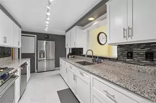23 Westminster Rd, West Hempstead, NY 11552 - Photo 25