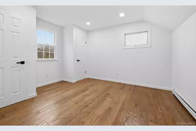 19 Sherwood Court, Ronkonkoma, NY 11779 - Photo 11