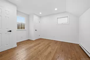 19 Sherwood Ct, Ronkonkoma, NY 11779 - Photo 11