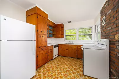 18 Flower Hill Road, Poughkeepsie, NY 12603 - Photo 5