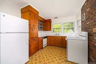 18 Flower Hill Rd, Poughkeepsie, NY 12603 - Photo 5