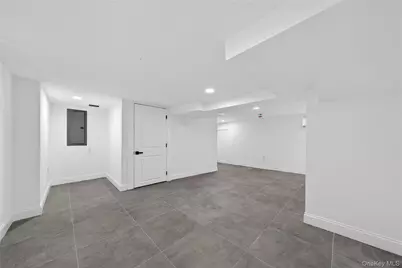 15 Grand Place, Huntington Station, NY 11746 - Photo 25