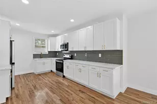 15 Grand Pl, Huntington Station, NY 11746 - Photo 5
