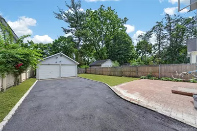 15 Grand Place, Huntington Station, NY 11746 - Photo 29