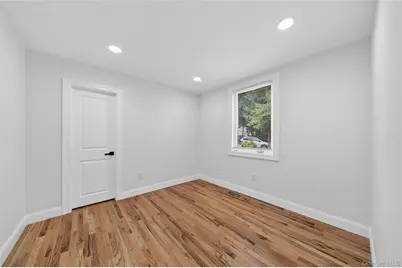 15 Grand Place, Huntington Station, NY 11746 - Photo 9