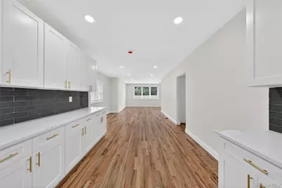 15 Grand Place, Huntington Station, NY 11746 - Photo 7
