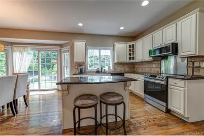 61 Hillside Avenue, Saint James, NY 11780 - Photo 5
