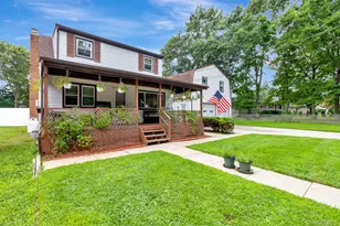 46 Pentmoor Dr, Mastic, NY 11950 - Photo 5