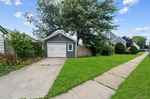 2 Fordham Pl, Hempstead, NY 11550 - Photo 13