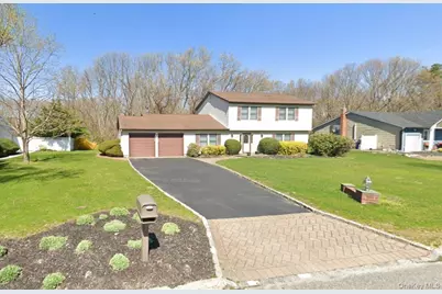 15 Stonehurst Lane, Dix Hills, NY 11746 - Photo 1