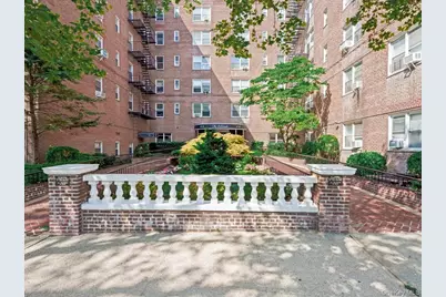 67-12 Yellowstone Boulevard #f6, Forest Hills, NY 11375 - Photo 3