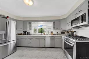 238 Van Cortlandt Park Ave, Yonkers, NY 10705 - Photo 5