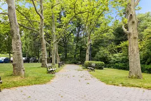 42-30 Douglaston Pkwy, Douglaston, NY 11363 - Photo 29