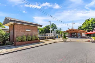 42-30 Douglaston Pkwy, Douglaston, NY 11363 - Photo 31