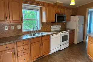 1661 Old Country Rd, Riverhead, NY 11901 - Photo 13