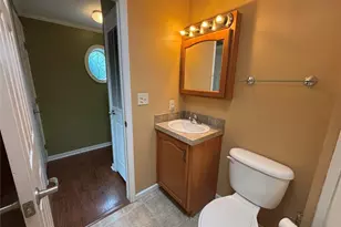 1661 Old Country Rd, Riverhead, NY 11901 - Photo 25