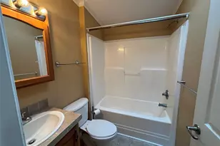 1661 Old Country Rd, Riverhead, NY 11901 - Photo 23