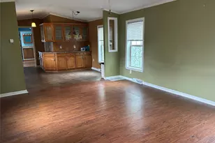 1661 Old Country Rd, Riverhead, NY 11901 - Photo 11