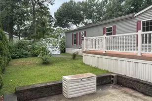 1661 Old Country Rd, Riverhead, NY 11901 - Photo 5