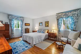 38-50 Hillcrest Ave, Douglaston, NY 11363 - Photo 23