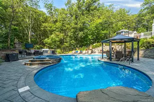 56 Old Homestead Rd, Port Jefferson, NY 11777 - Photo 25