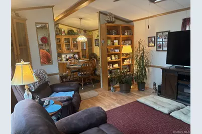 1661 Old Country Road #189, Riverhead, NY 11901 - Photo 5