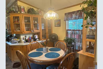 1661 Old Country Road #189, Riverhead, NY 11901 - Photo 11